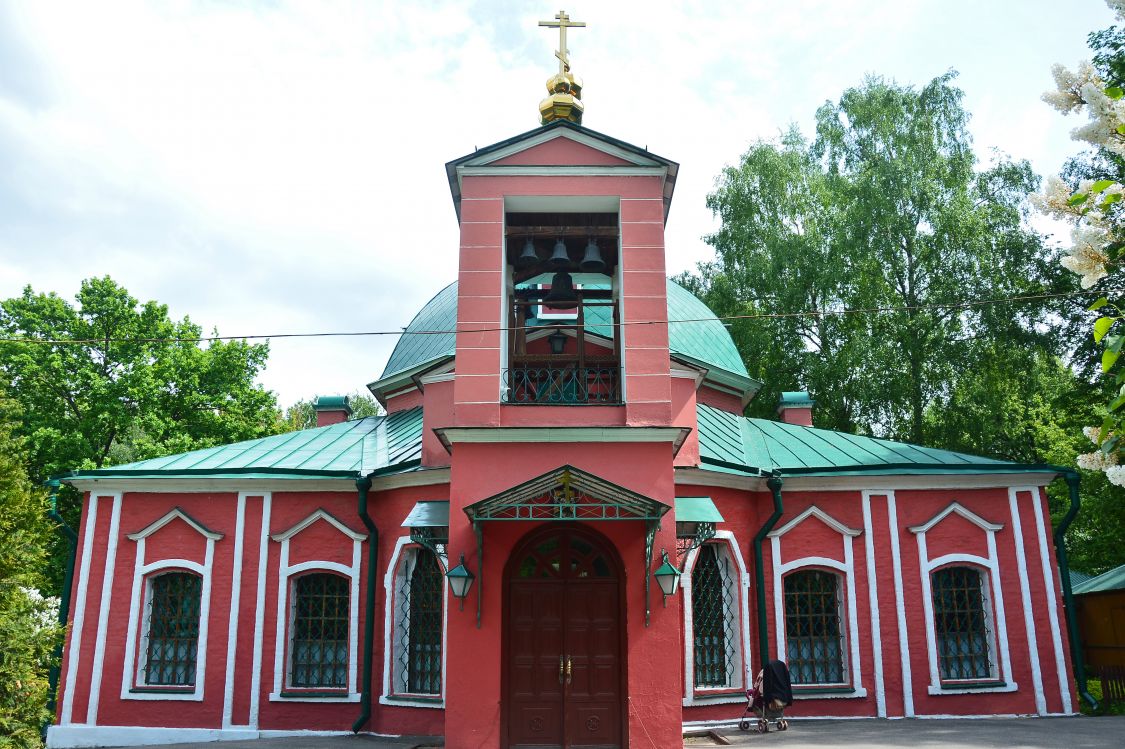 Обручевский. Церковь Троицы Живоначальной в Воронцове. фасады
