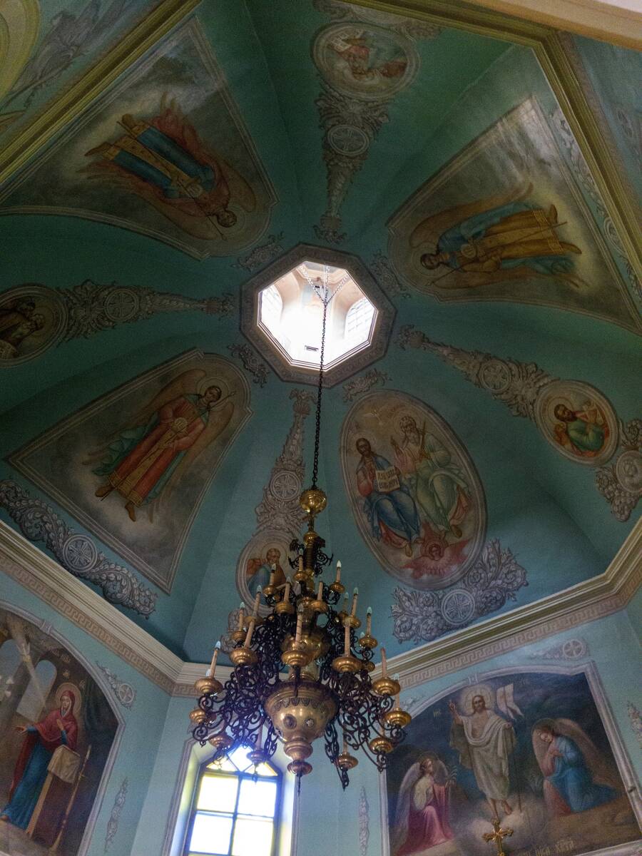 Церковь Троицы Живоначальной в Воронцове, Обручевский (Юго-Западный административный округ (ЮЗАО), г. Москва). интерьер и убранство