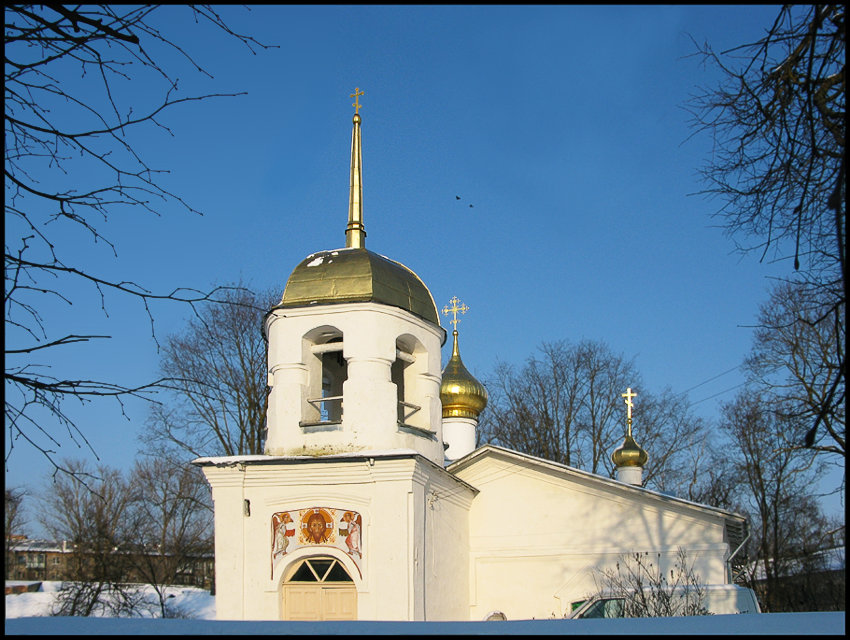 Псков. Церковь Алексия, человека Божия, с Поля. фасады