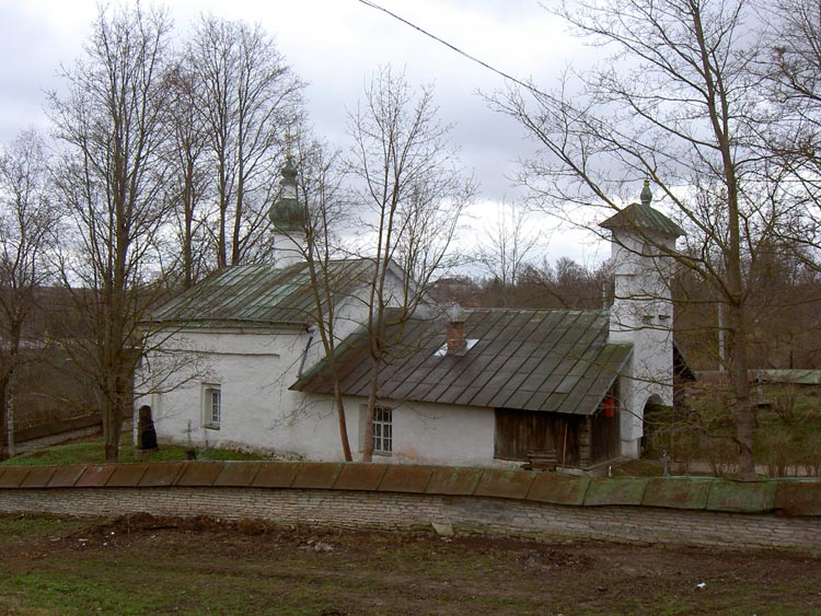 Церковь Сергия Радонежского и Никандра, Изборск (Печорский район, Псковская область). общий вид в ландшафте