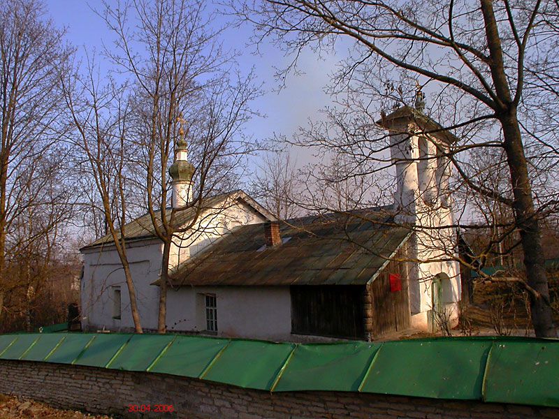 Изборск. Церковь Сергия Радонежского и Никандра. фасады