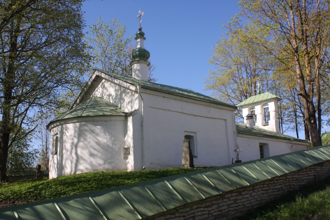 Изборск. Церковь Сергия Радонежского и Никандра. фасады