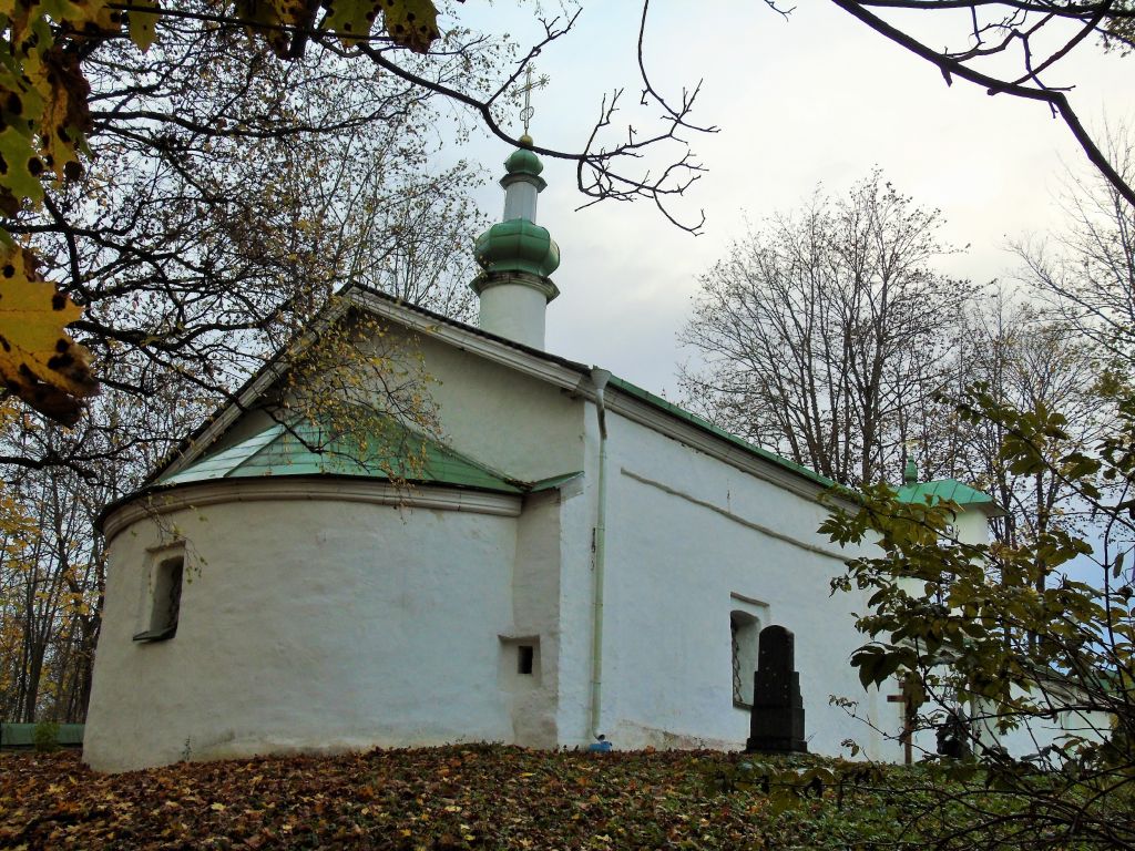 Изборск. Церковь Сергия Радонежского и Никандра. фасады