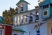 Печоры. Успенский Псково-Печерский монастырь. Звонница