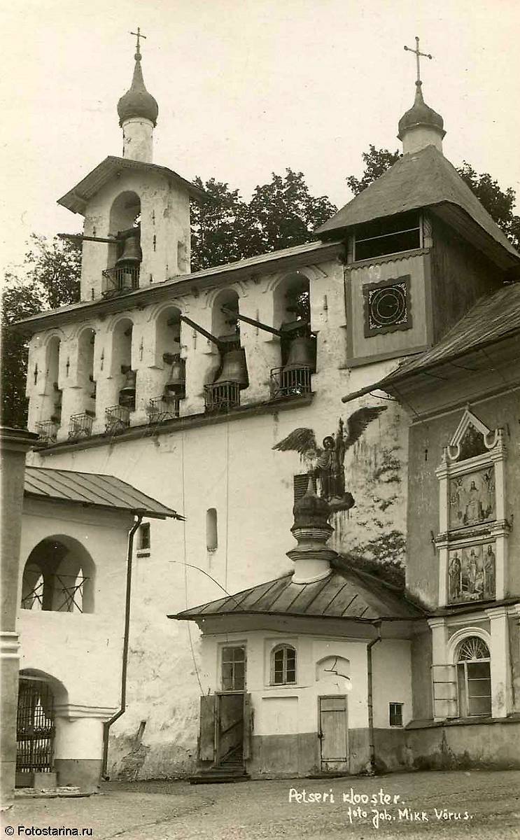 Фотография 1930-х годов. Фотоснимок из Эстонского исторического архива., архивная фотография. Успенский Псково-Печерский монастырь. Звонница, Печоры (Печорский район, Псковская область)