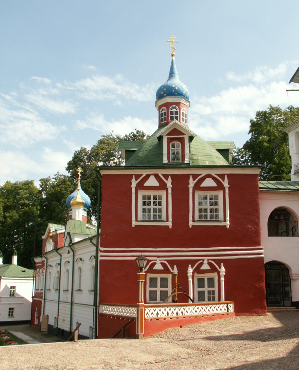 Успенский Псково-Печерский монастырь. Ризница, Печоры (Печорский район, Псковская область). фасады