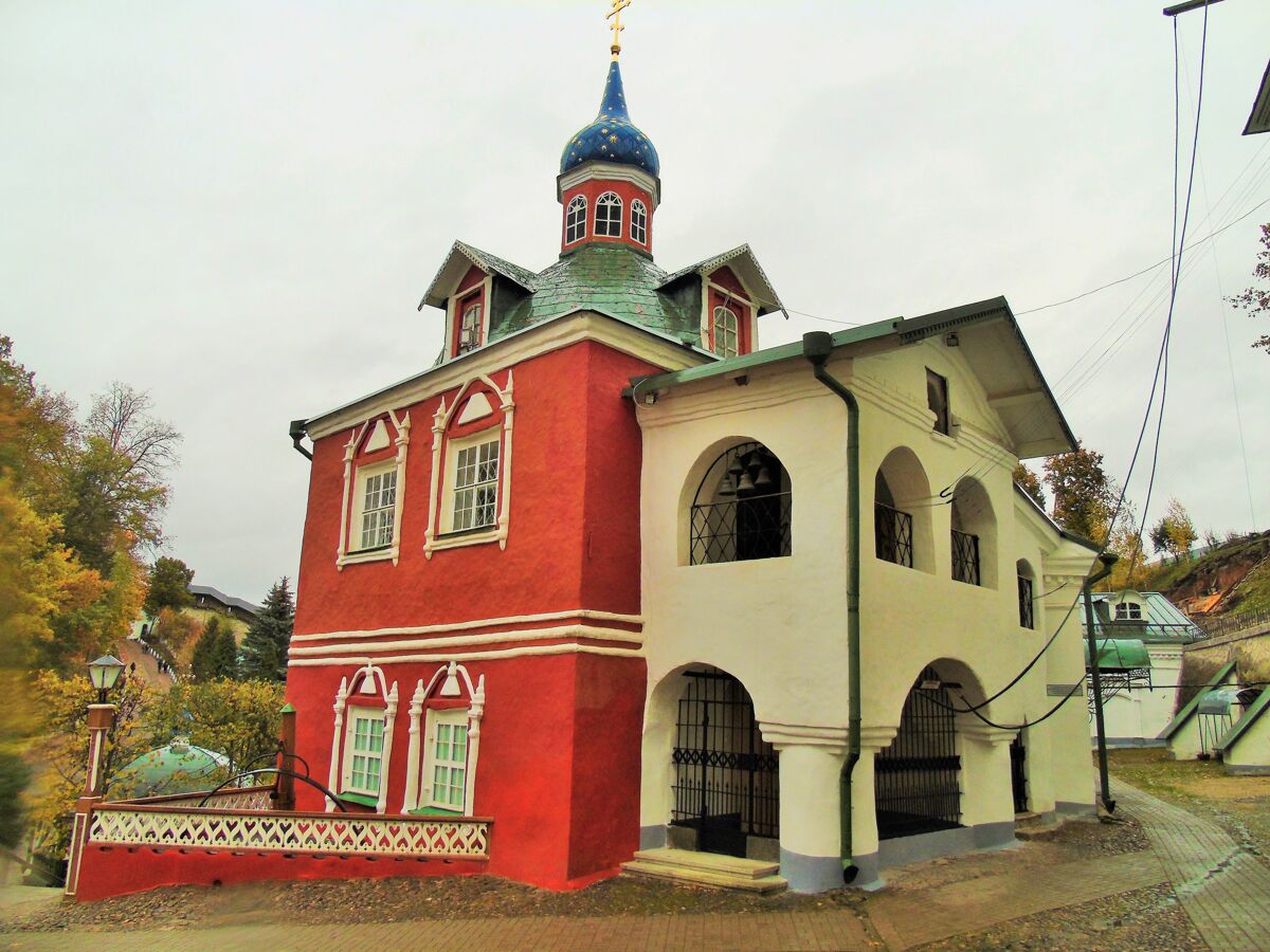 Успенский Псково-Печерский монастырь. Ризница, Печоры (Печорский район, Псковская область). фасады