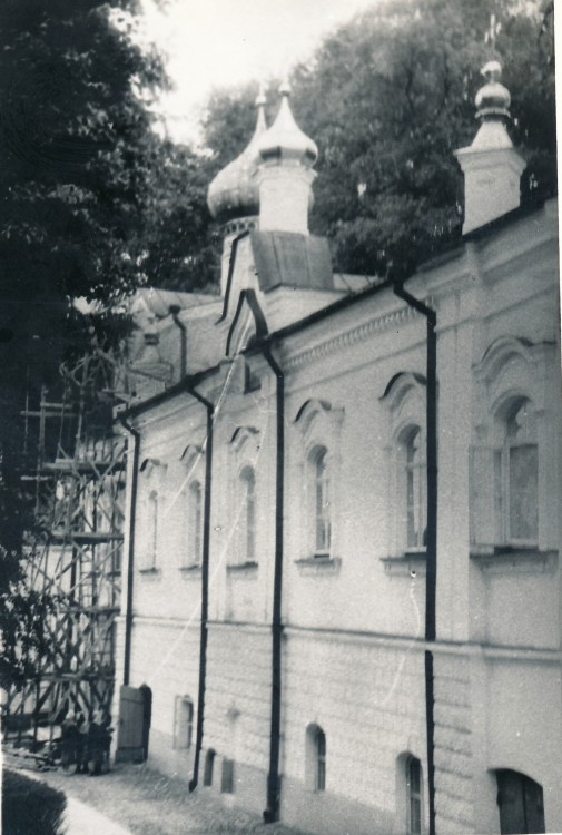 Успенский Псково-Печерский монастырь. Церковь Сретения Пресвятой Богородицы, Печоры (Печорский район, Псковская область). фасады