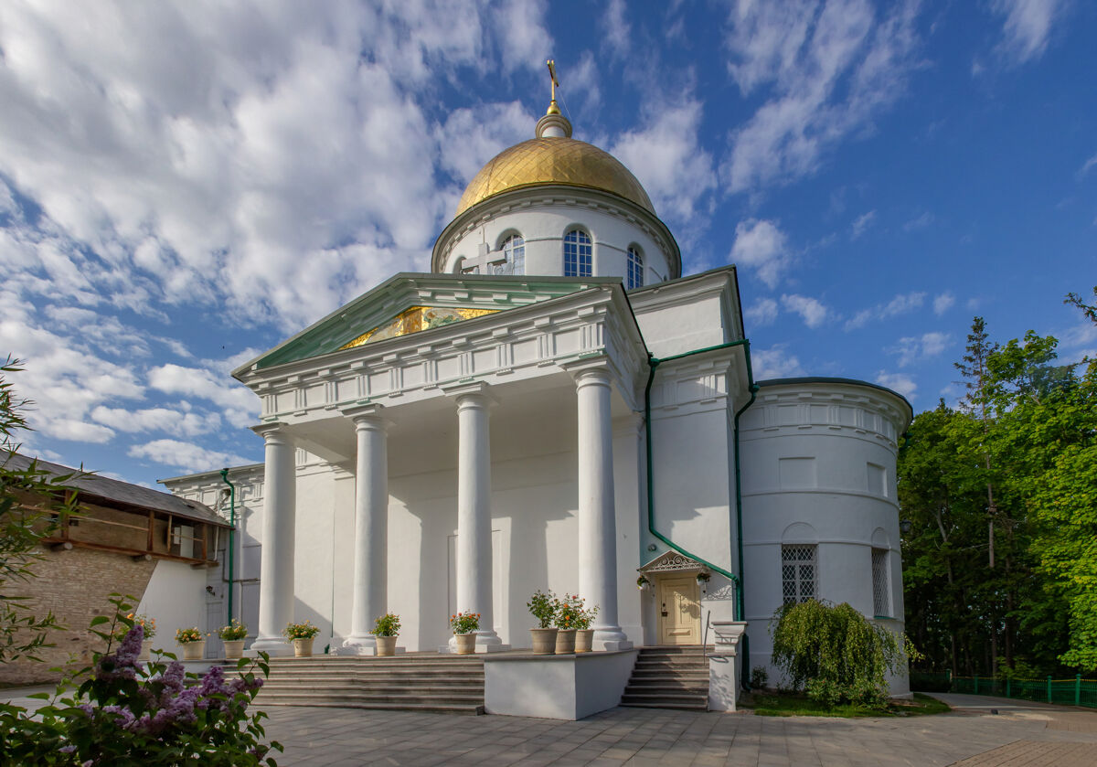 Успенский Псково-Печерский монастырь. Собор Михаила Архангела, Печоры (Печорский район, Псковская область). фасады, Вид с юга
