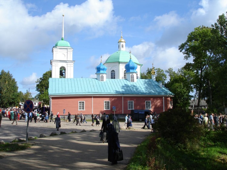 Церковь Варвары великомученицы, Печоры (Печорский район, Псковская область). фасады