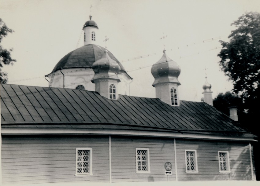 Церковь Варвары великомученицы, Печоры (Печорский район, Псковская область). архитектурные детали