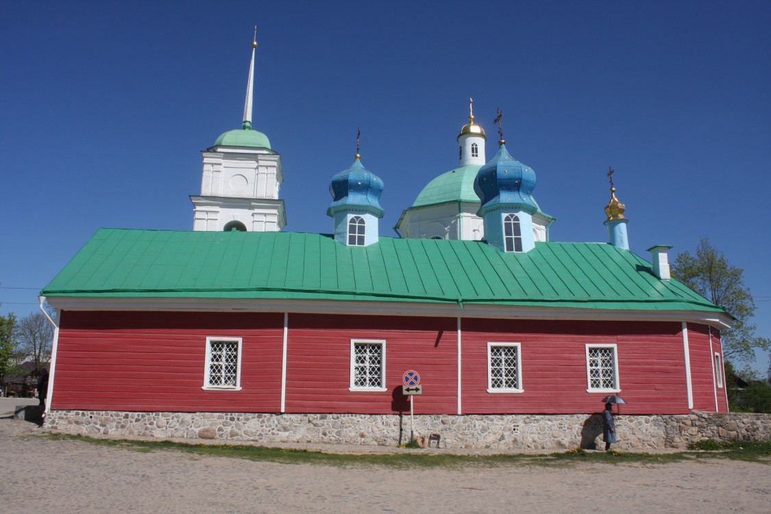 Печоры. Церковь Варвары великомученицы. фасады