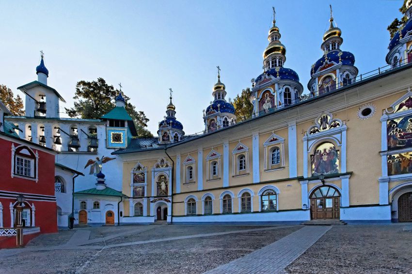 Успенский Псково-Печерский монастырь. Собор Успения Пресвятой Богородицы, Печоры (Печорский район, Псковская область). фасады
