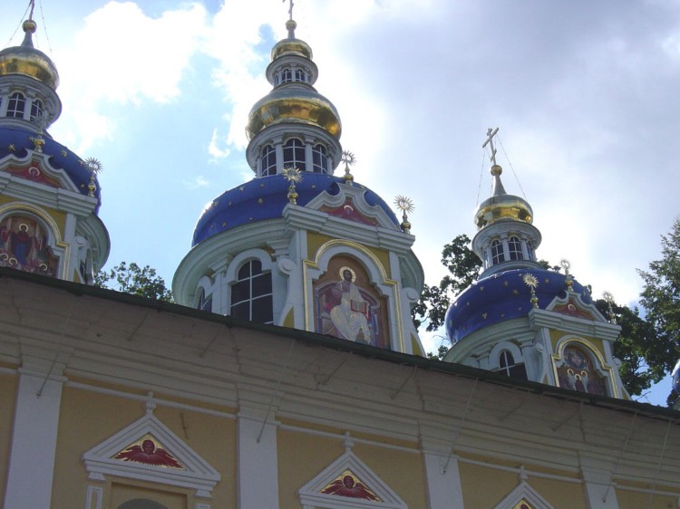 Успенский Псково-Печерский монастырь. Церковь Покрова Пресвятой Богородицы, Печоры (Печорский район, Псковская область). архитектурные детали