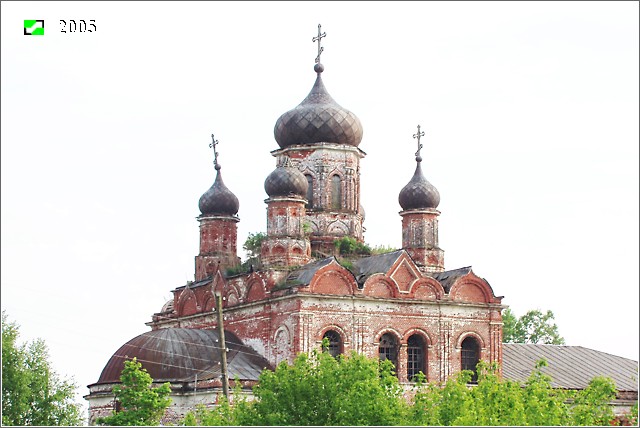 Церковь Троицы Живоначальной в Песьянке, Гатиха (Камешковский район, Владимирская область). архитектурные детали, Северный фасад основного объема