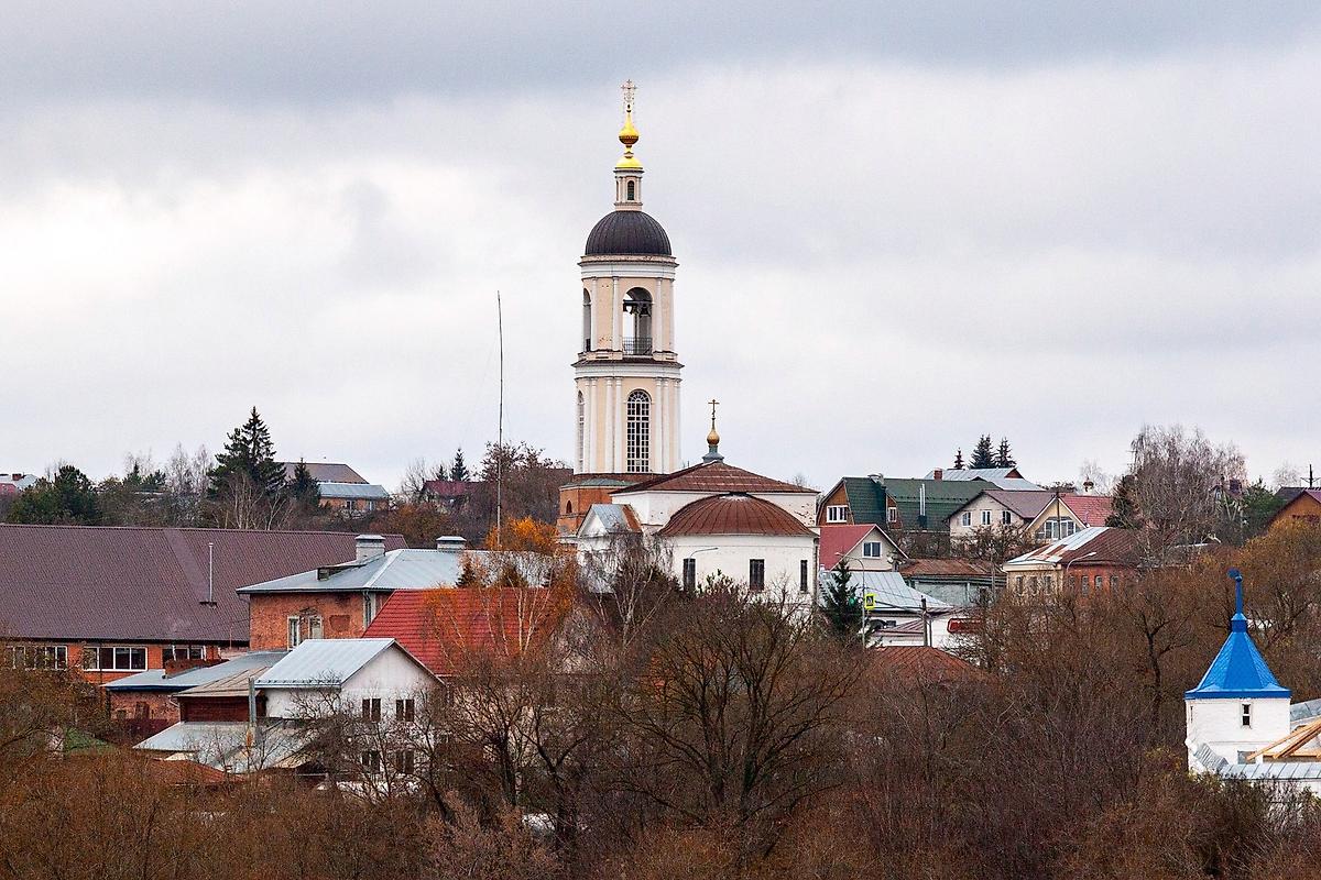 общий вид в ландшафте. Церковь Иоакима и Анны, Боголюбово (Суздальский район, Владимирская область)
