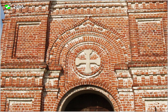 Церковь Введения во храм Пресвятой Богородицы, Леонтьево (Камешковский район, Владимирская область). архитектурные детали, Фрагмент фасада колокольни