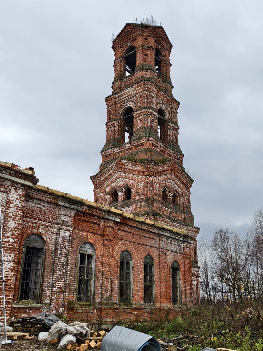 Церковь Введения во храм Пресвятой Богородицы, Леонтьево (Камешковский район, Владимирская область). архитектурные детали, Колокольня с северо-запада