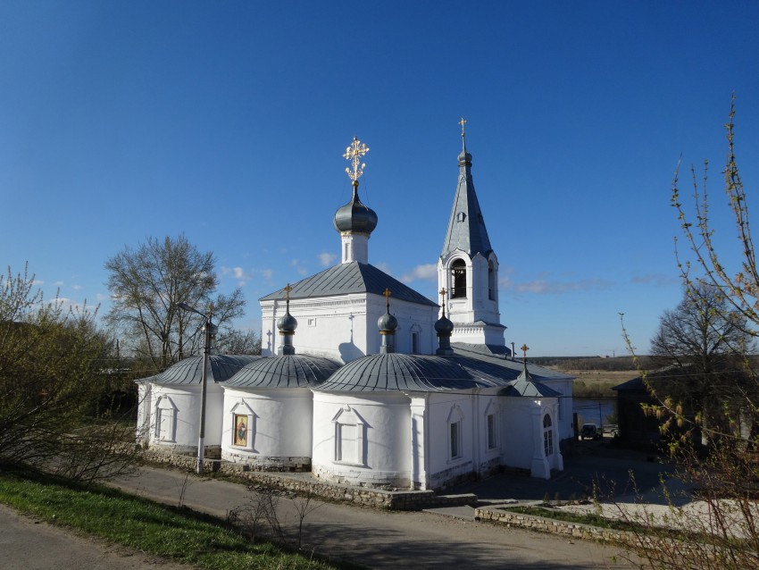 Касимов. Церковь Благовещения Пресвятой Богородицы. общий вид в ландшафте