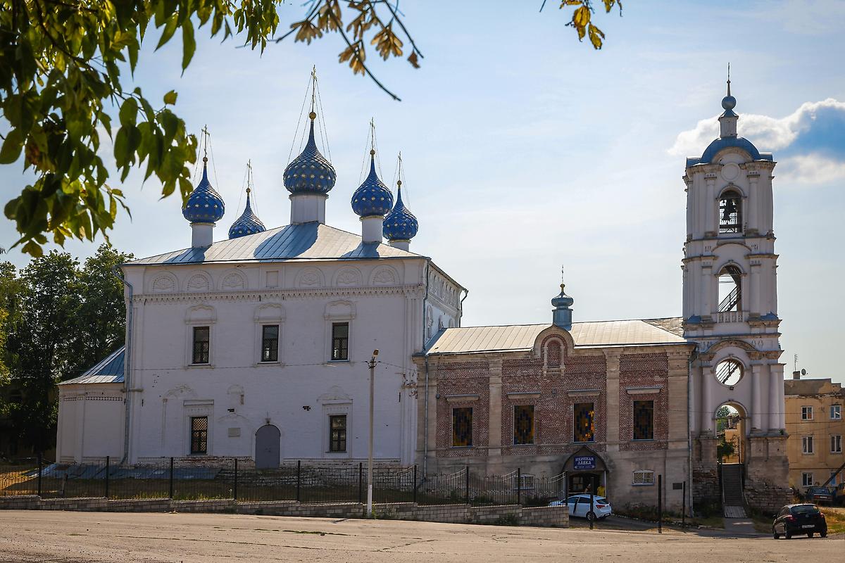 общий вид в ландшафте. Церковь Успения Пресвятой Богородицы, Касимов (Касимовский район и г. Касимов, Рязанская область)