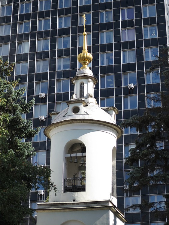 Церковь Космы и Дамиана (Исцеления Спасителем расслабленного) на Маросейке, Басманный (Центральный административный округ (ЦАО), г. Москва). архитектурные детали, Верхний ярус колокольни церкви Космы и Дамиана (Исцеления Спасителем расслабленного) на Маросейке.