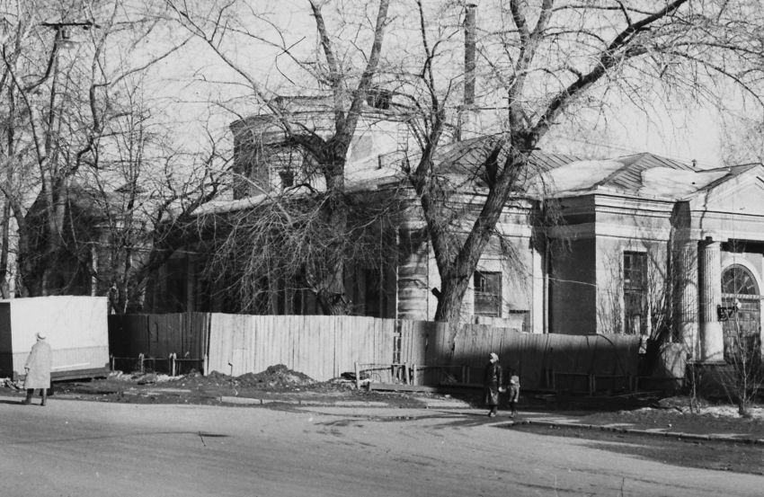 Церковь Ирины (Троицы Живоначальной) в Покровском, Басманный (Центральный административный округ (ЦАО), г. Москва). фасады