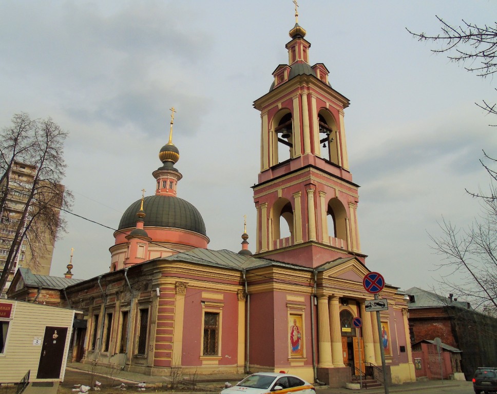 Церковь Ирины (Троицы Живоначальной) в Покровском, Басманный (Центральный административный округ (ЦАО), г. Москва). фасады