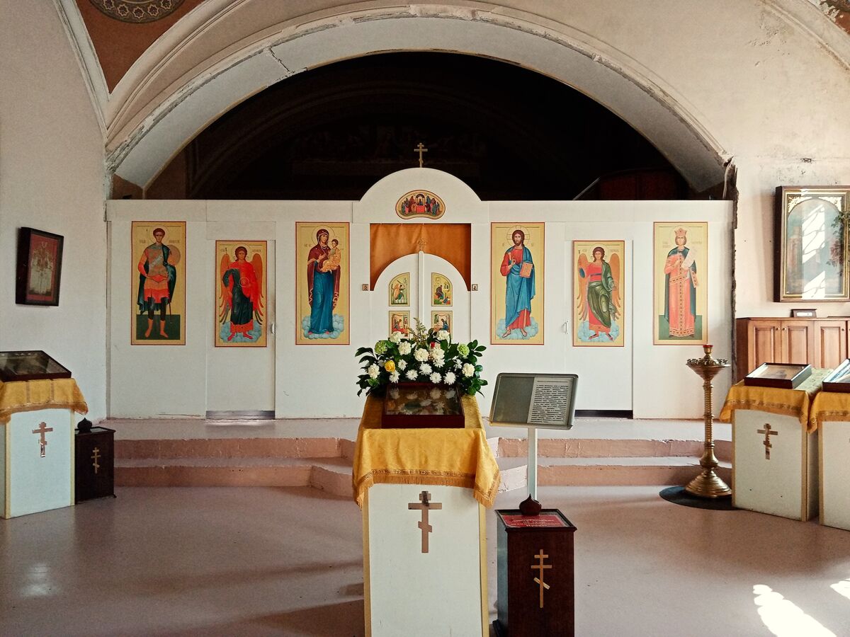 Церковь Ирины (Троицы Живоначальной) в Покровском, Басманный (Центральный административный округ (ЦАО), г. Москва). интерьер и убранство, Придел в честь великомученицы Екатерины 