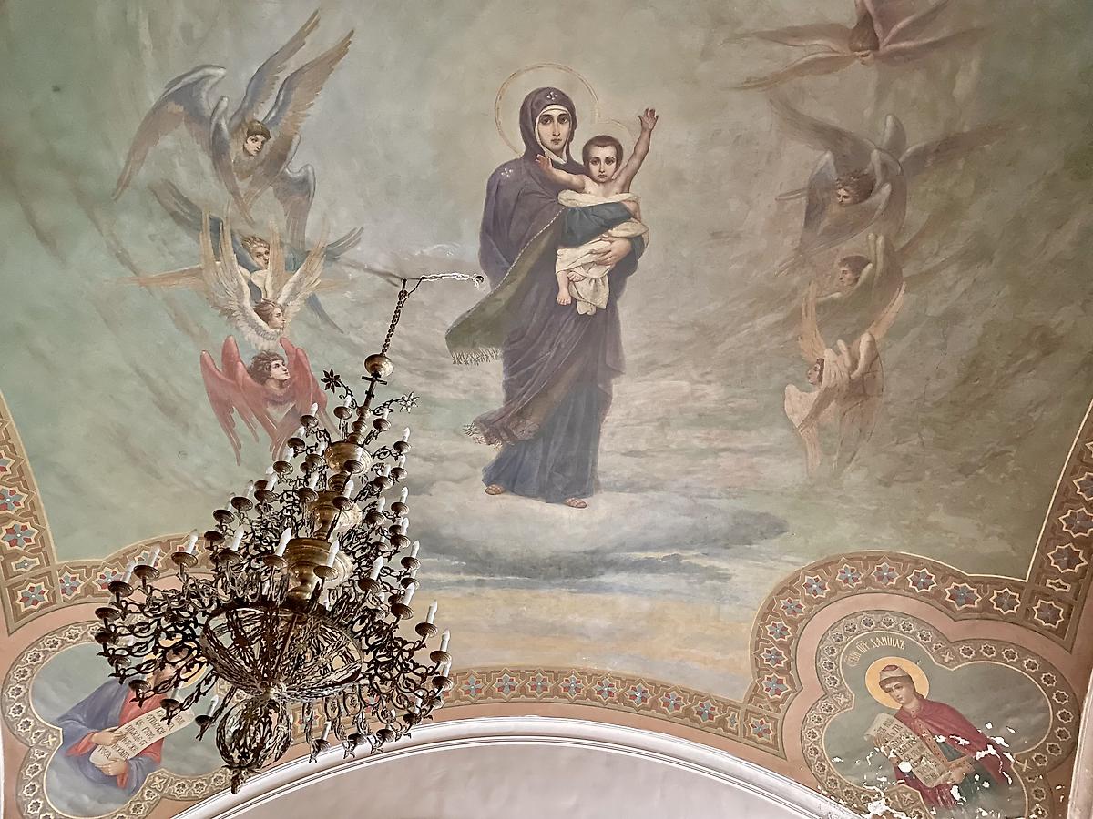 интерьер и убранство. Церковь Ирины (Троицы Живоначальной) в Покровском, Басманный (Центральный административный округ (ЦАО), г. Москва)