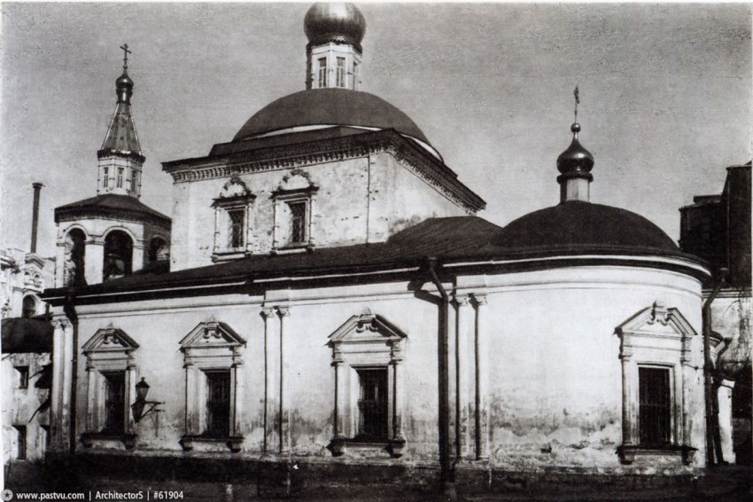 Басманный. Церковь Георгия Победоносца в Старых Лучниках. архивная фотография, Лучников переулок. Двор храма св. Георгия Победоносца у Старых тюрем.Источник: ГНИМА и энциклопедия Православная Москва.Фотограф: В.Згура
1909 год.
Источник
http://oldmos.ru/old/photo/view/61904	