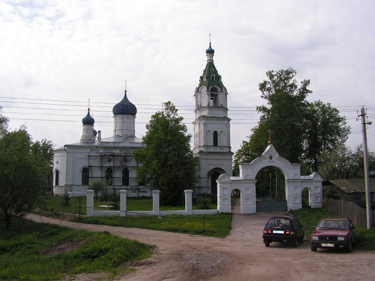 Казанское. Церковь Казанской иконы Божией Матери. общий вид в ландшафте