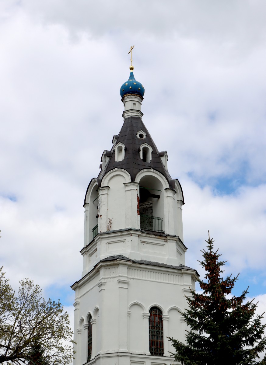 Церковь Казанской иконы Божией Матери, Казанское (Павлово-Посадский городской округ и г. Электрогорск, Московская область). архитектурные детали, Завершение колокольни, вид с юго - запада
