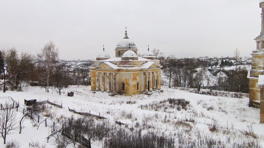 Старица. Собор Бориса и Глеба. общий вид в ландшафте