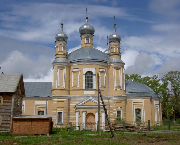 Старица. Церковь Илии Пророка. фасады