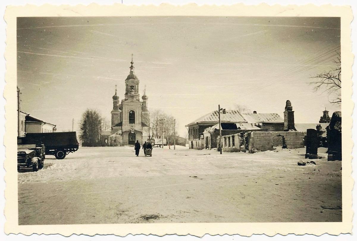Вид на храм с запада. Фото 1941 г. с аукциона e-bay.de, архивная фотография. Церковь Илии Пророка, Старица (Старицкий район, Тверская область)