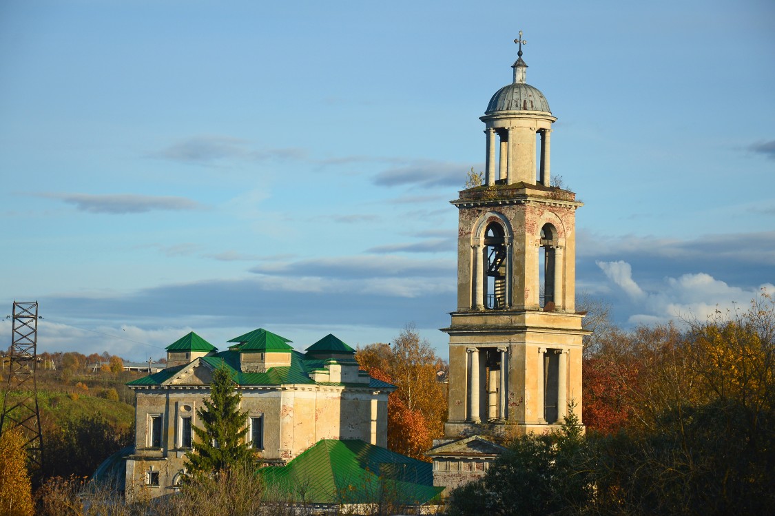 Старица. Церковь Николая Чудотворца. общий вид в ландшафте