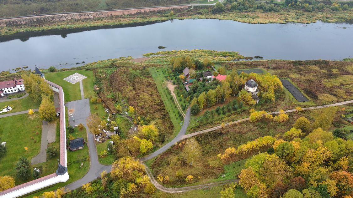 Церковь Воскресения Христова, Старица (Старицкий район, Тверская область). общий вид в ландшафте