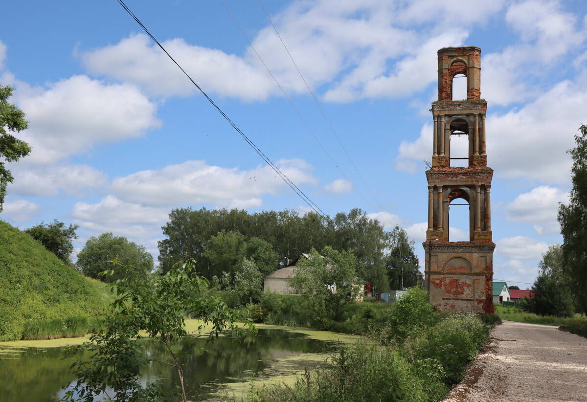 Колокольня церкви Воскресения Христова, Городище (Юрьев-Польский район, Владимирская область). общий вид в ландшафте