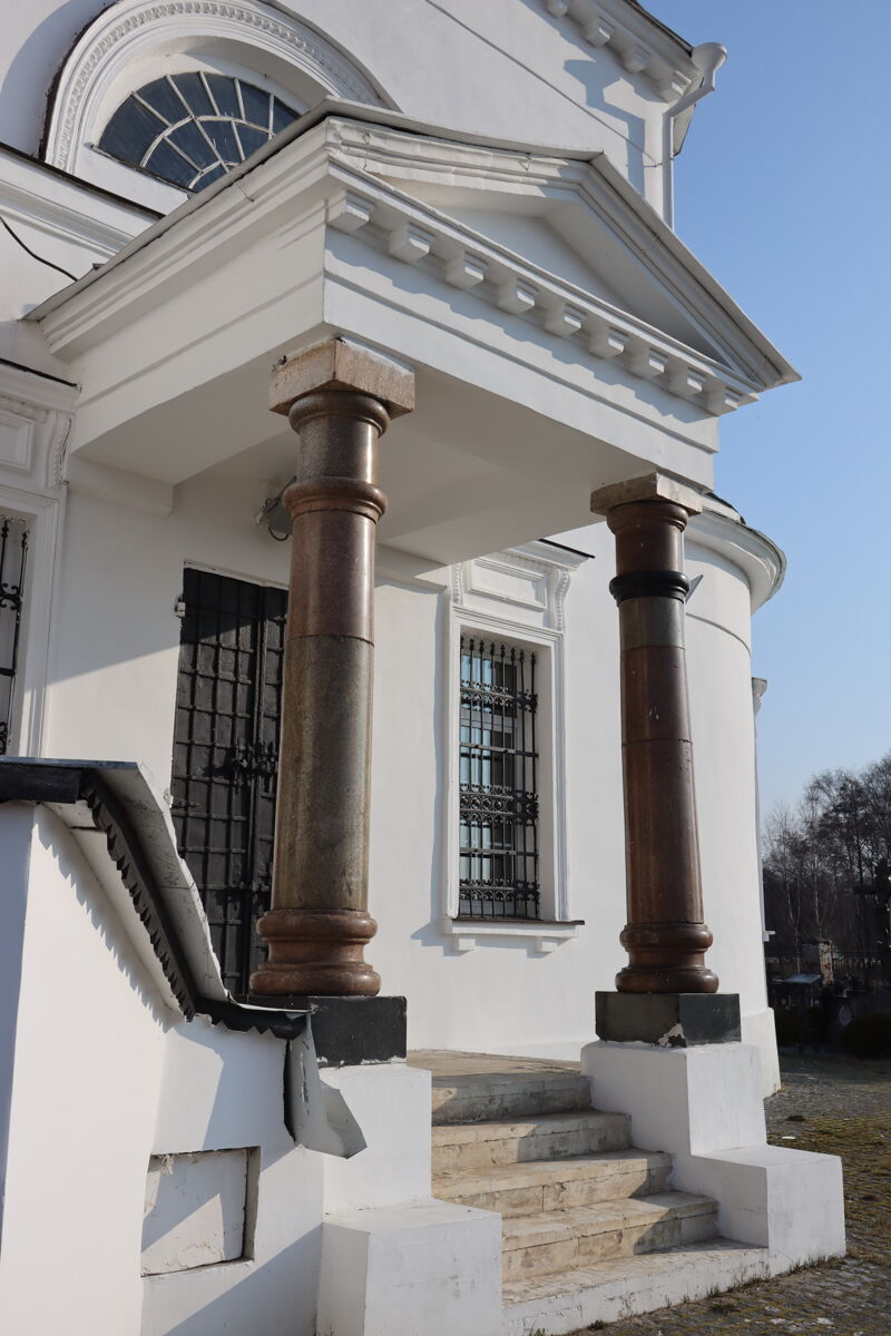 Церковь Успения Пресвятой Богородицы, Богослово (Богородский городской округ, Московская область). архитектурные детали, Крыльцо южной стороны