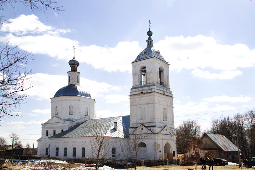 Мошок. Церковь Успения Пресвятой Богородицы. фасады