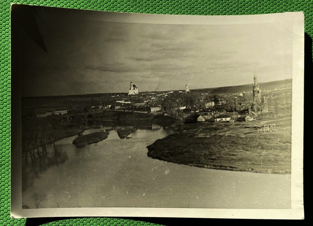 Церковь Введения во храм Пресвятой Богородицы, Боровск (Боровский район, Калужская область). архивная фотография, Церковь справа. Фото 1941 г. с аукциона e-bay.de