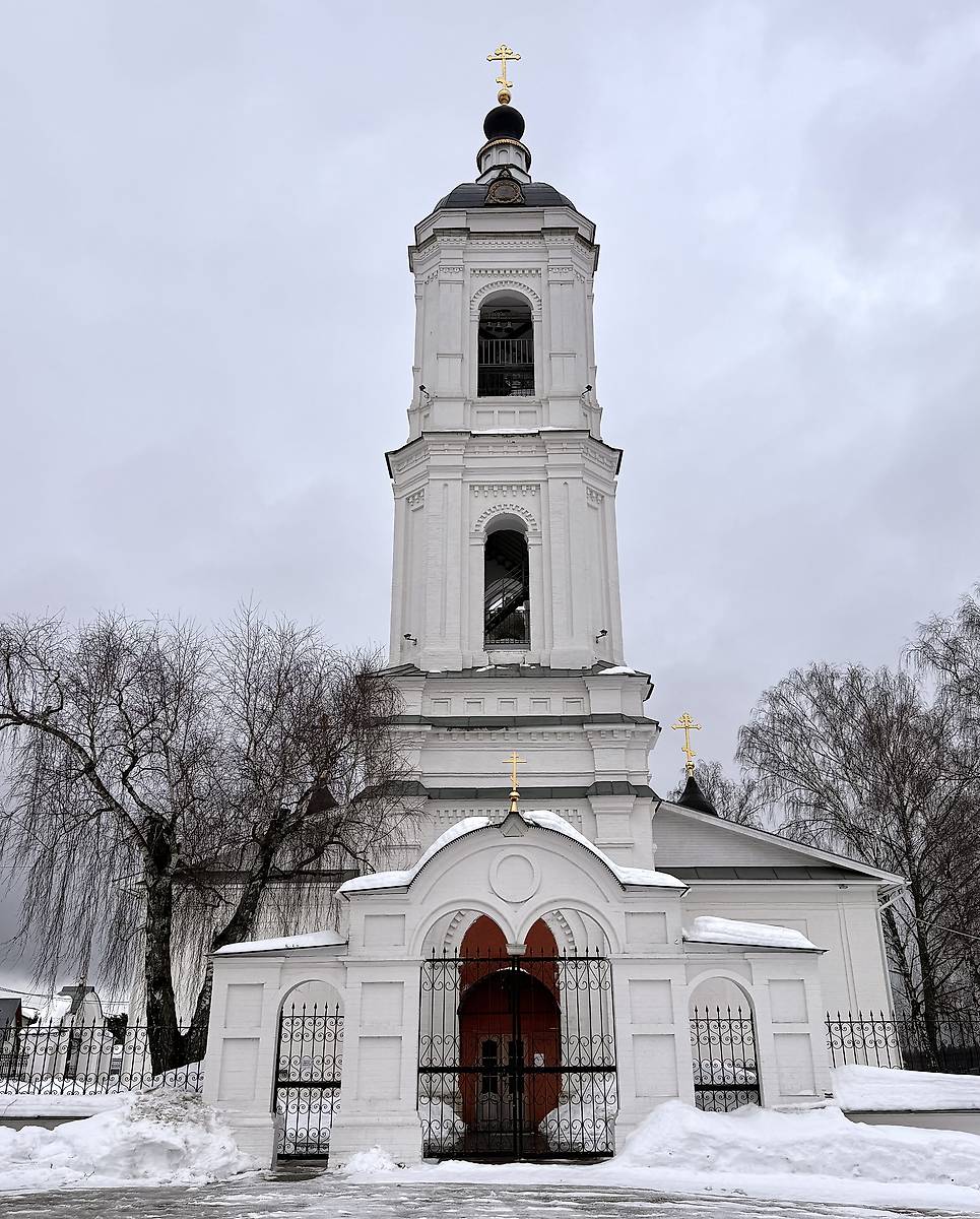Вид с запада, фасады. Церковь Преображения Господня, Спас-Темня (Чеховский городской округ, Московская область)