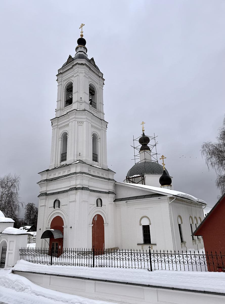 Вид с юго-запада, фасады. Церковь Преображения Господня, Спас-Темня (Чеховский городской округ, Московская область)