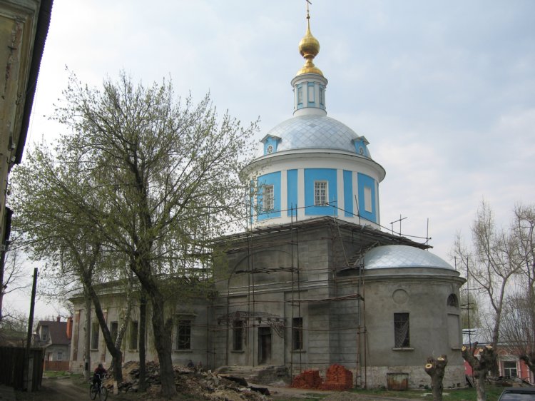 Коломна. Церковь Покрова Пресвятой Богородицы. общий вид в ландшафте