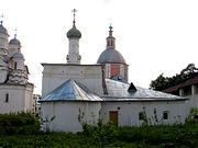 Боровск. Рождества Пресвятой Богородицы Пафнутиев Боровский мужской монастырь. Больничные палаты с церковью Илии Пророка