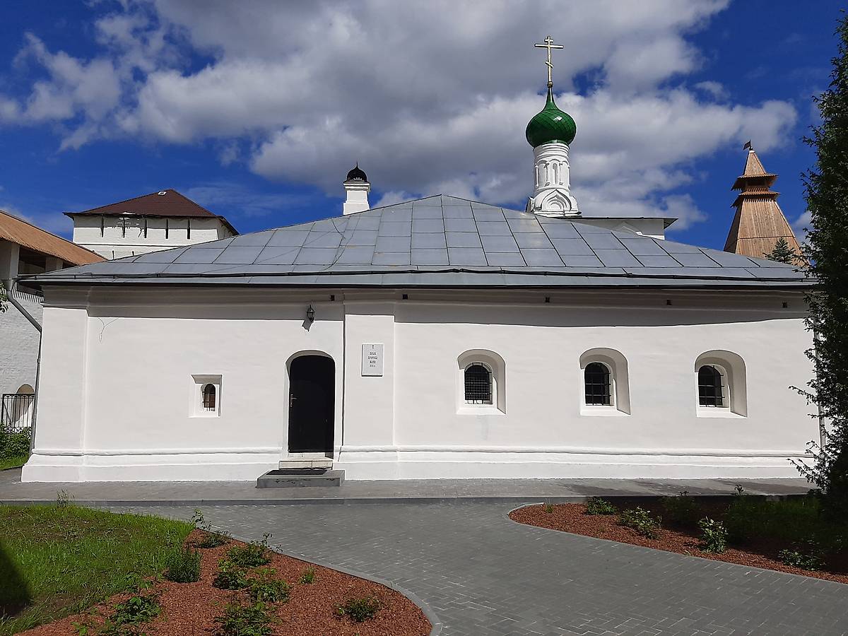 фасады. Рождества Пресвятой Богородицы Пафнутиев Боровский мужской монастырь. Больничные палаты с церковью Илии Пророка, Боровск (Боровский район, Калужская область)