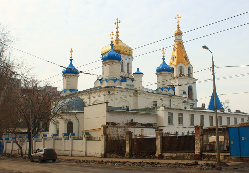 Самара. Кафедральный собор Покрова Пресвятой Богородицы. общий вид в ландшафте, Вид с северо-востока с улицы Братьев Коростелевых