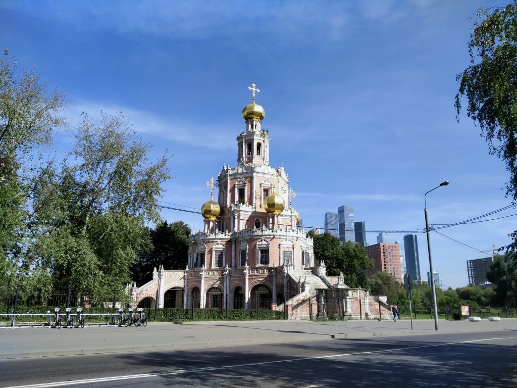 Церковь Покрова Пресвятой Богородицы в Филях, Фили-Давыдково (Западный административный округ (ЗАО), г. Москва). фасады
