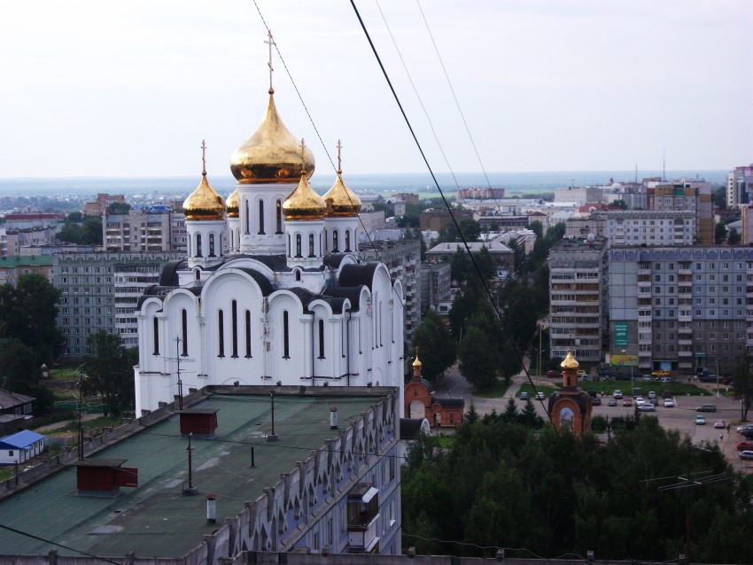 Кафедральный собор Стефана Пермского, Сыктывкар (Сыктывкар, город, Республика Коми). общий вид в ландшафте