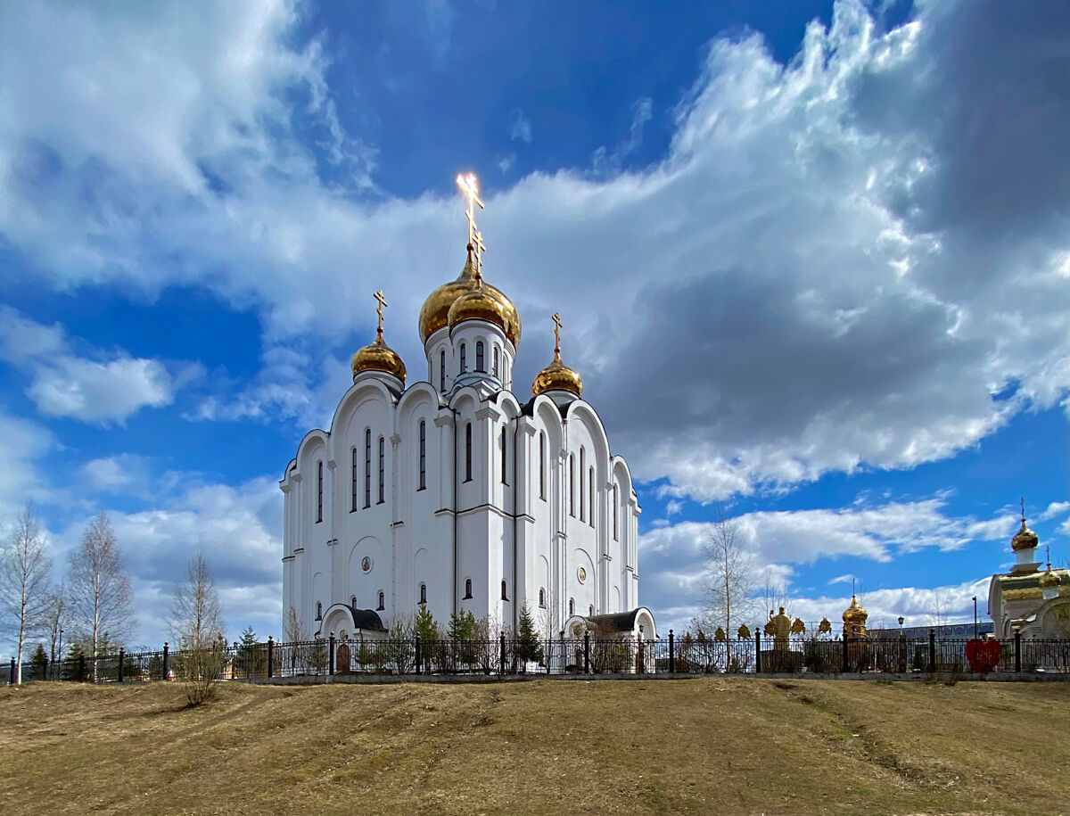 Кафедральный собор Стефана Пермского, Сыктывкар (Сыктывкар, город, Республика Коми). общий вид в ландшафте, Общий вид с северо-запада